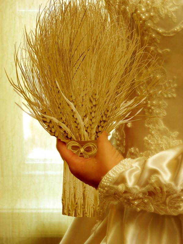 Creation of Lucky Wheat Bridal Bouquet: Step 11